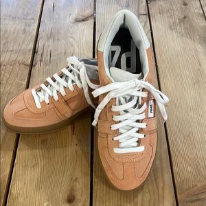 NWOB P448. Pink and White Suede Sneakers Made in Italy Size 38